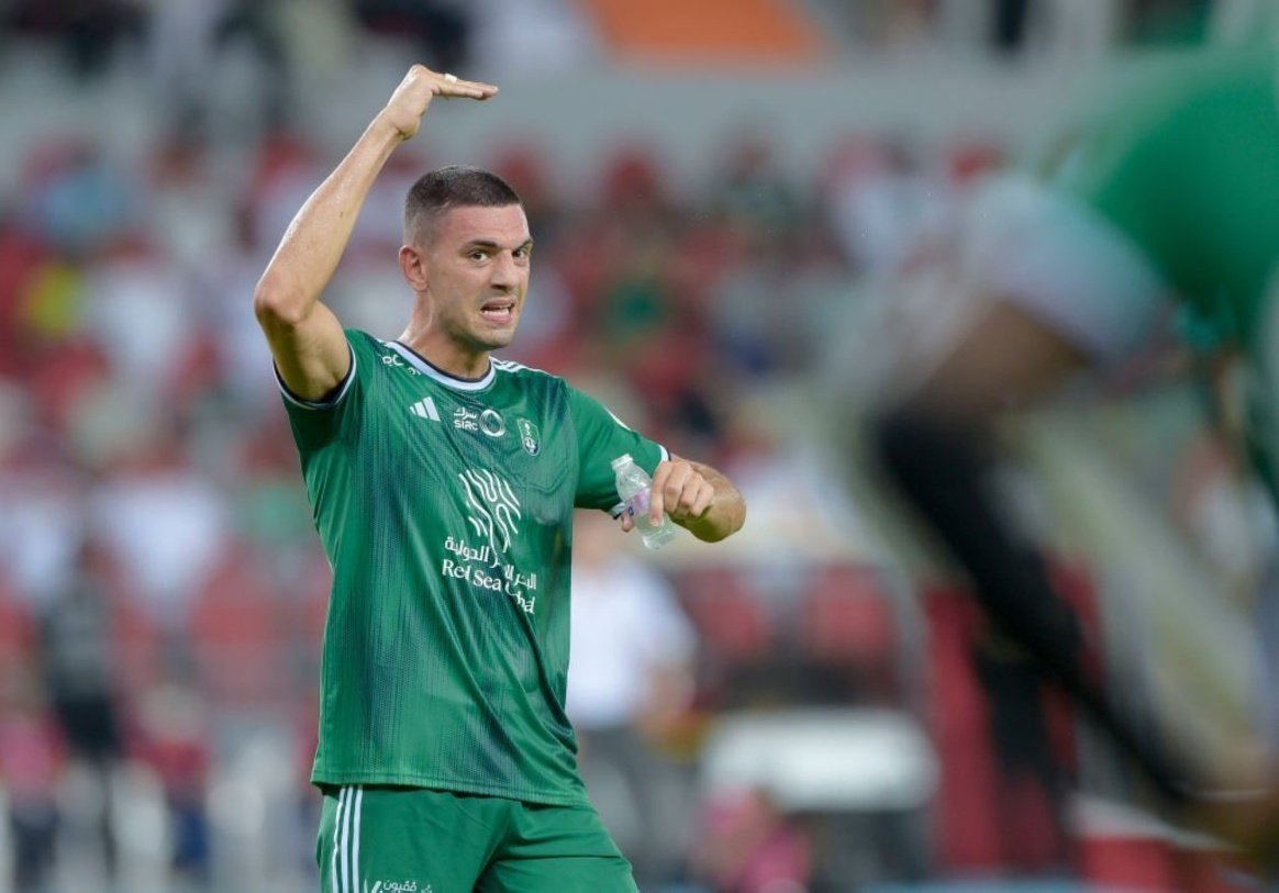 الأهلي يستعيد نجمه قبل موقعة الشباب في دوري روشن