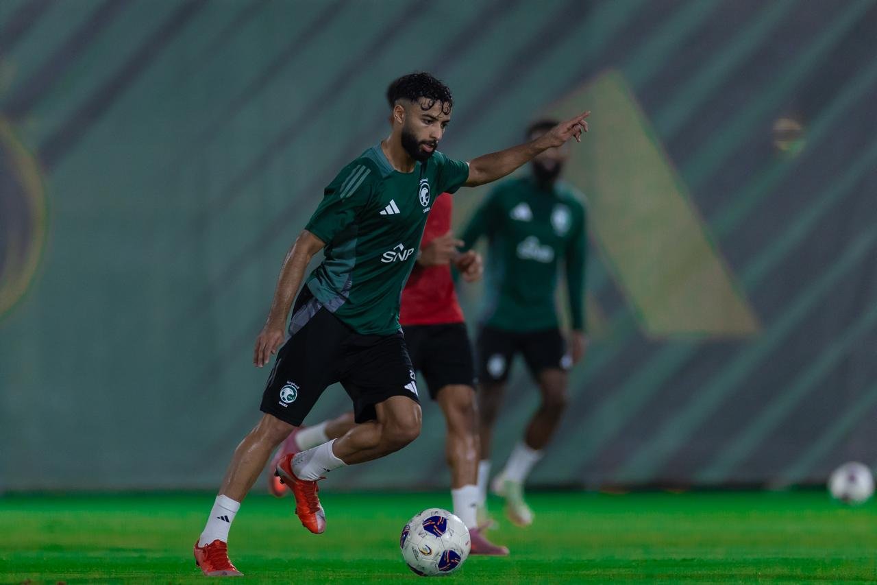الأخضر يرفع وتيرة الاستعدادات لمواجهة إندونيسيا.. وعودة هذا الثنائي